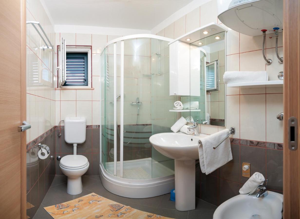 Apartments By The Sea Postira, Brac - 15242 Ngoại thất bức ảnh